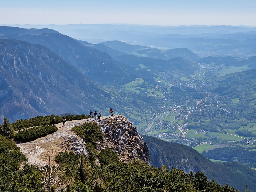 Raxplateau mit Blick ins Schwarzatal