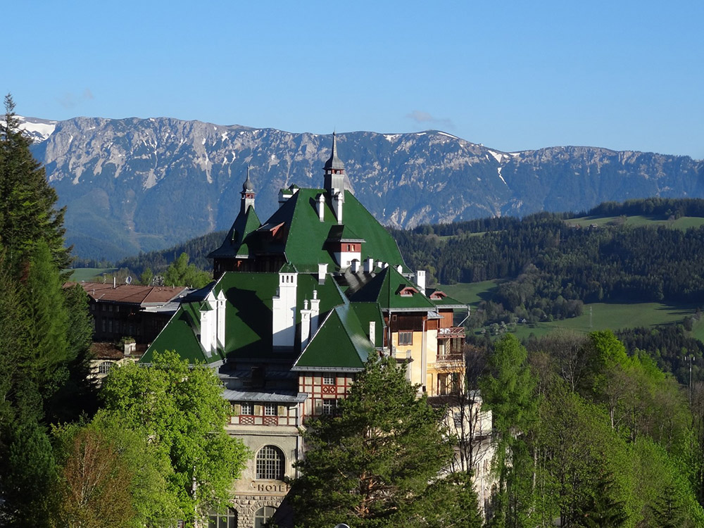 Suedbahnhotel Semmering Rax und Jakobskogel