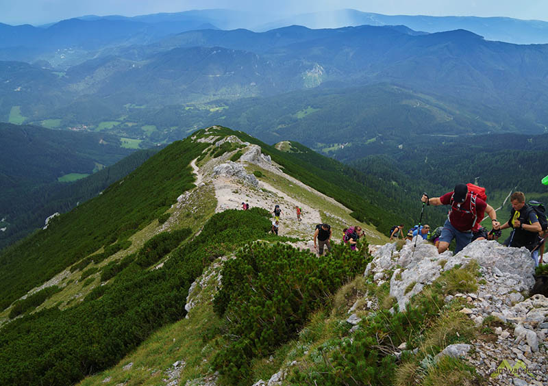 rax waxriegel steig am bergruecken
